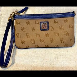 Dooney & Bourke wristlet